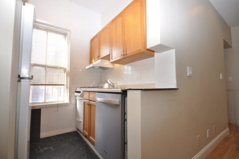 Photo of 261 Beacon #33