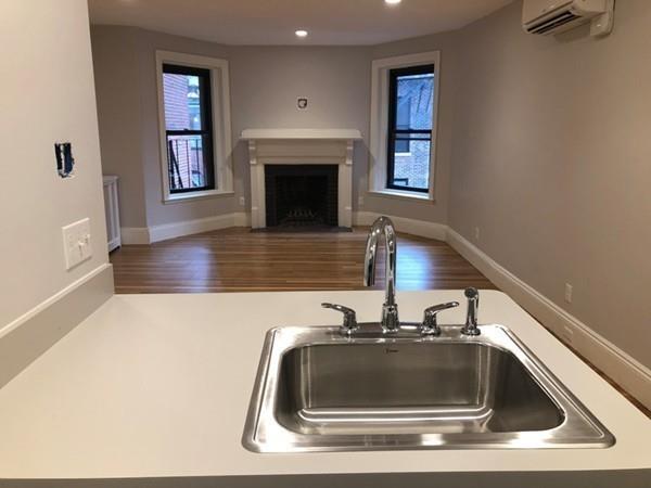 Photo of 174 Newbury Street #6