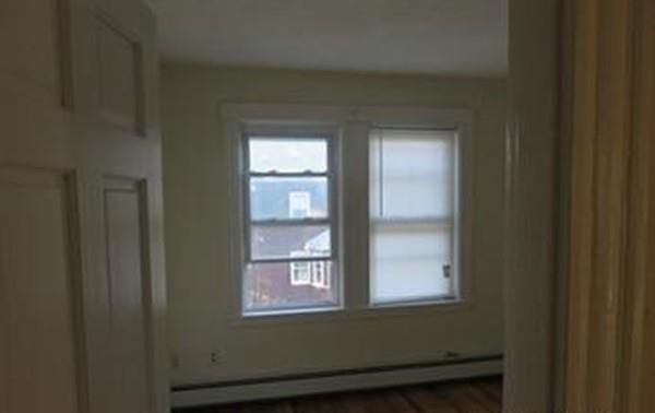 Photo of 347 Lowell Ave #2