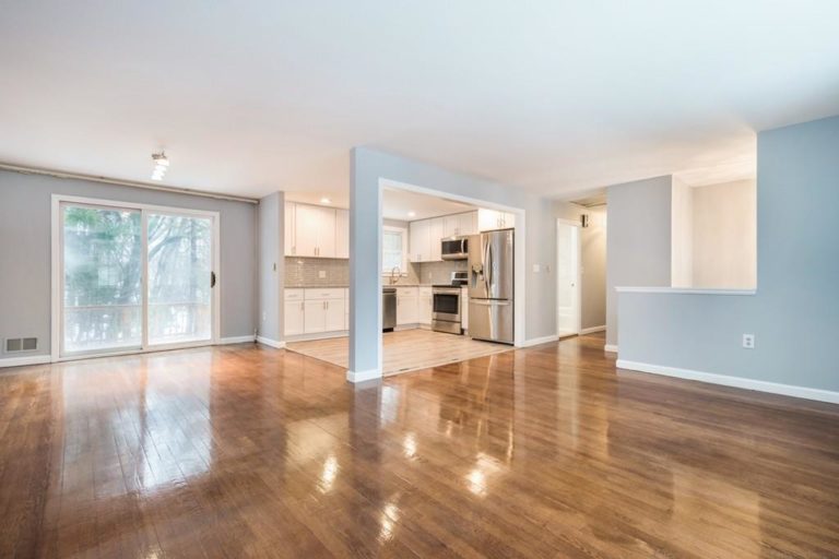 Photo of 6 Woodmere rd