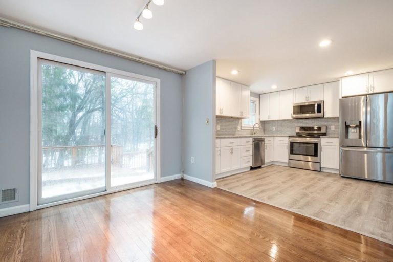 Photo of 6 Woodmere rd