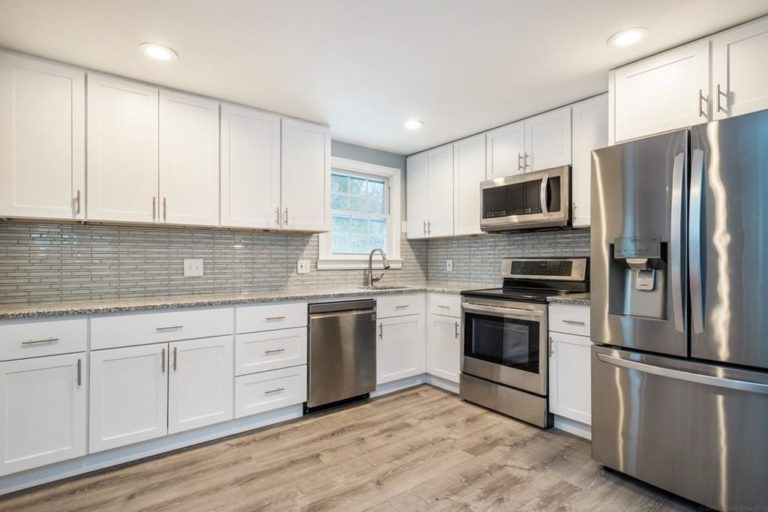 Photo of 6 Woodmere rd