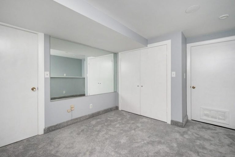 Photo of 6 Woodmere rd