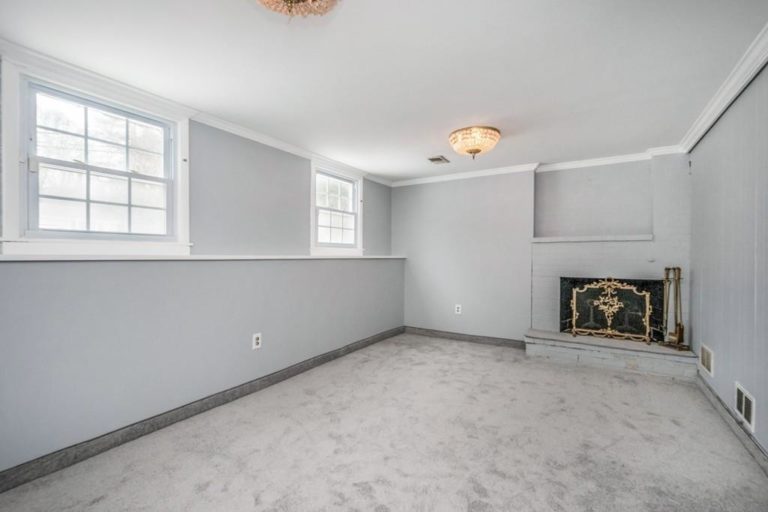 Photo of 6 Woodmere rd