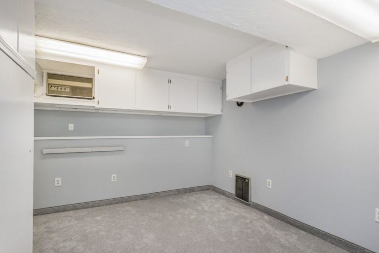 Photo of 6 Woodmere rd