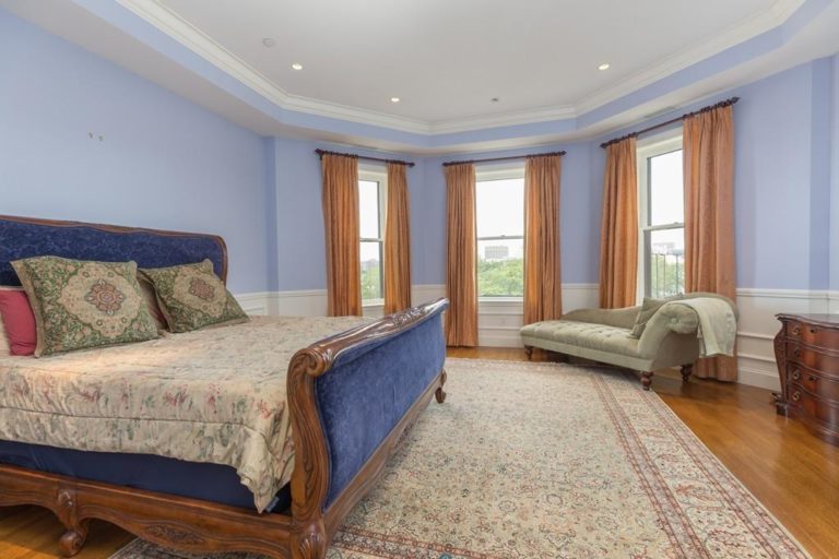 Photo of 212 Beacon Street #2