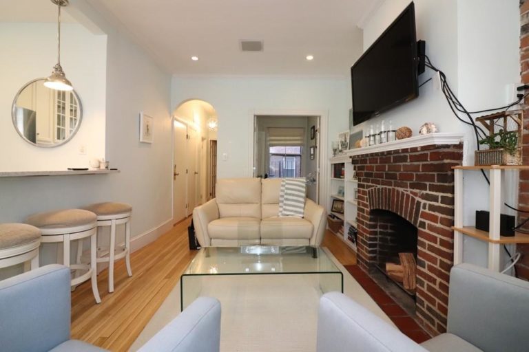 Photo of 21 Revere St #3