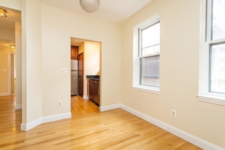 Photo of 25 Revere St #2