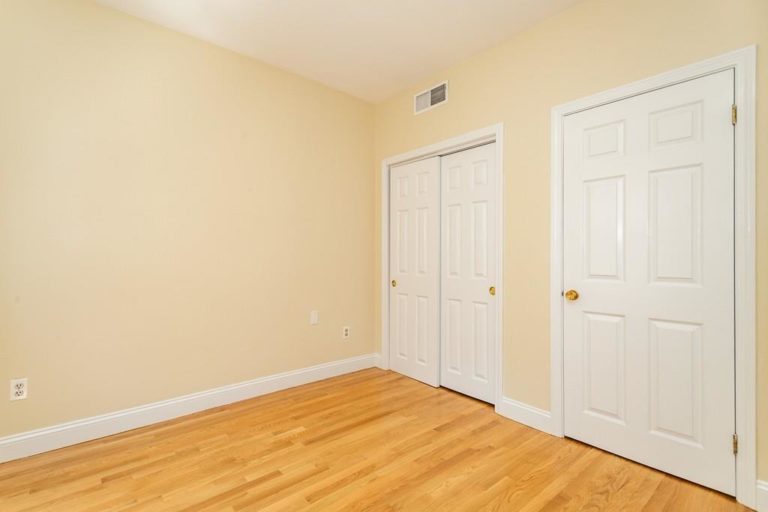 Photo of 25 Revere St #2