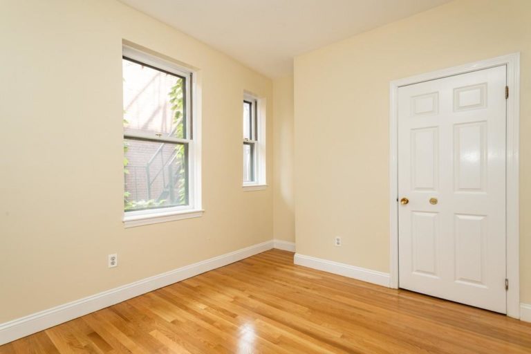 Photo of 25 Revere St #2