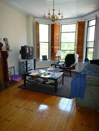 Photo of 291 Newbury st #3F