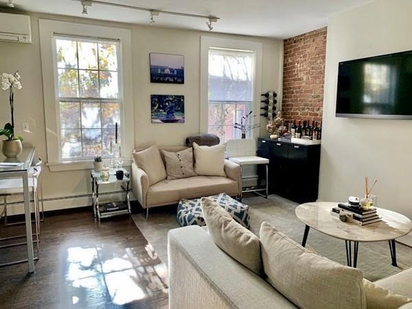 Photo of 40 Lawrence St #3